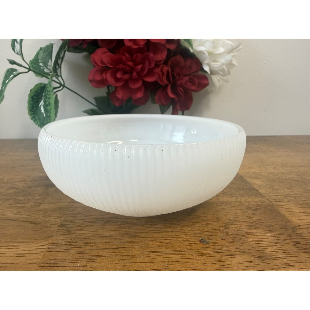 Vintage E.O. Brody Milk Glass Ribbed Bowl MCM Holiday‎ Wedding Decor Retro
